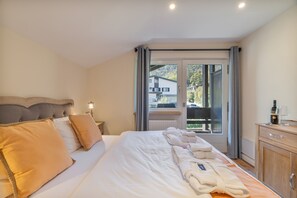 Room - Double Room with Breakfast, Balcony and Mountain View (Vandans)