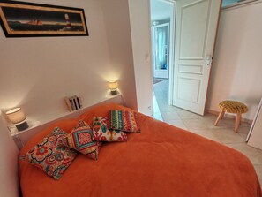 Iron/ironing board, WiFi, bed sheets - Vrbo Property (Le Pradet)