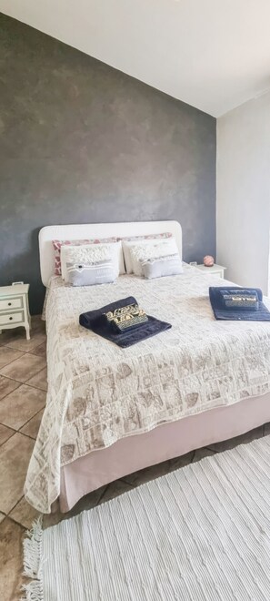 Desk, iron/ironing board, WiFi, bed sheets - Magic DaLu House - Olbia (Olbia)