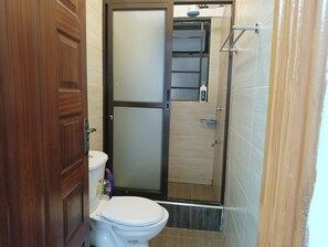 Handtücher, Seife, Toilettenpapier