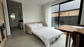 1 bedroom, iron/ironing board, travel cot, free WiFi
