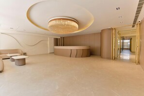 Lobby - Melange Hotel (Gurugram)