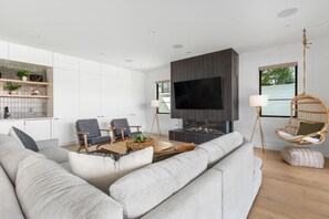 TV, fireplace, offices - Lux Manhattan Beach Home w/Pool Near SoFi & Beach (Manhattan Beach)