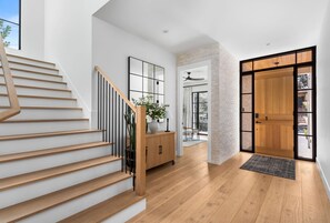 Interior - Lux Manhattan Beach Home w/Pool Near SoFi & Beach (Manhattan Beach)