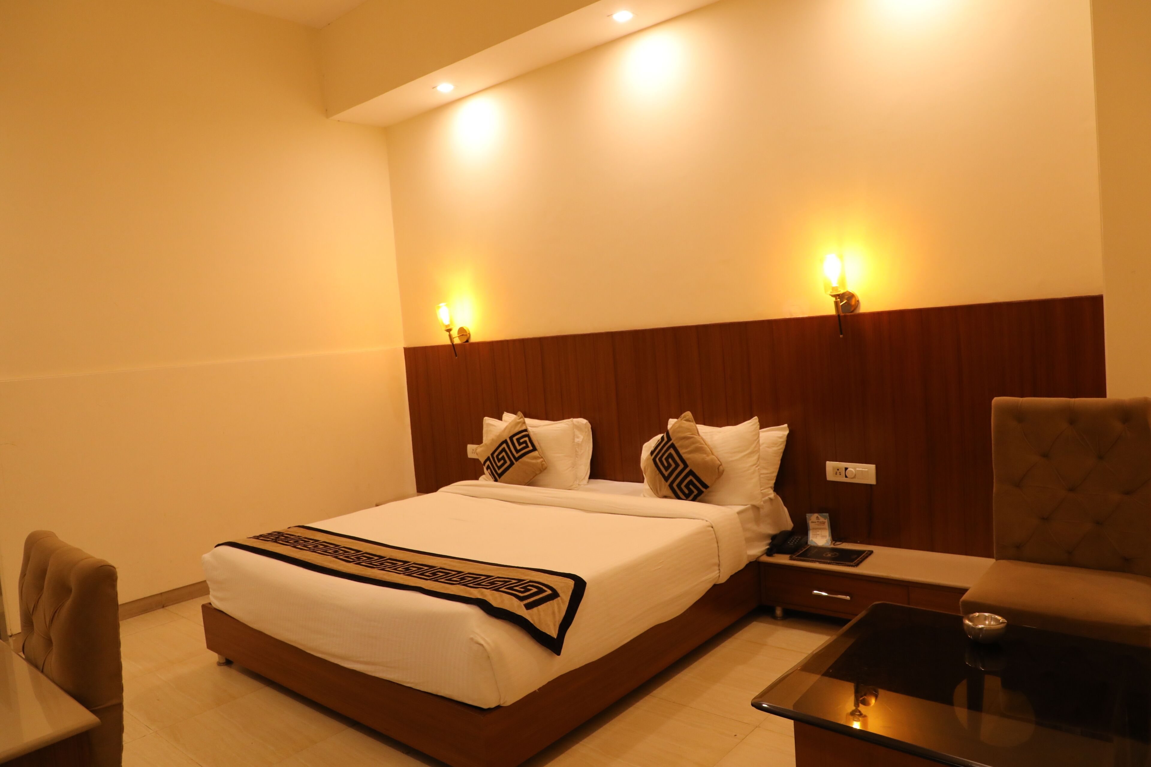 Superior Room, City View | Desk, laptop workspace, free WiFi