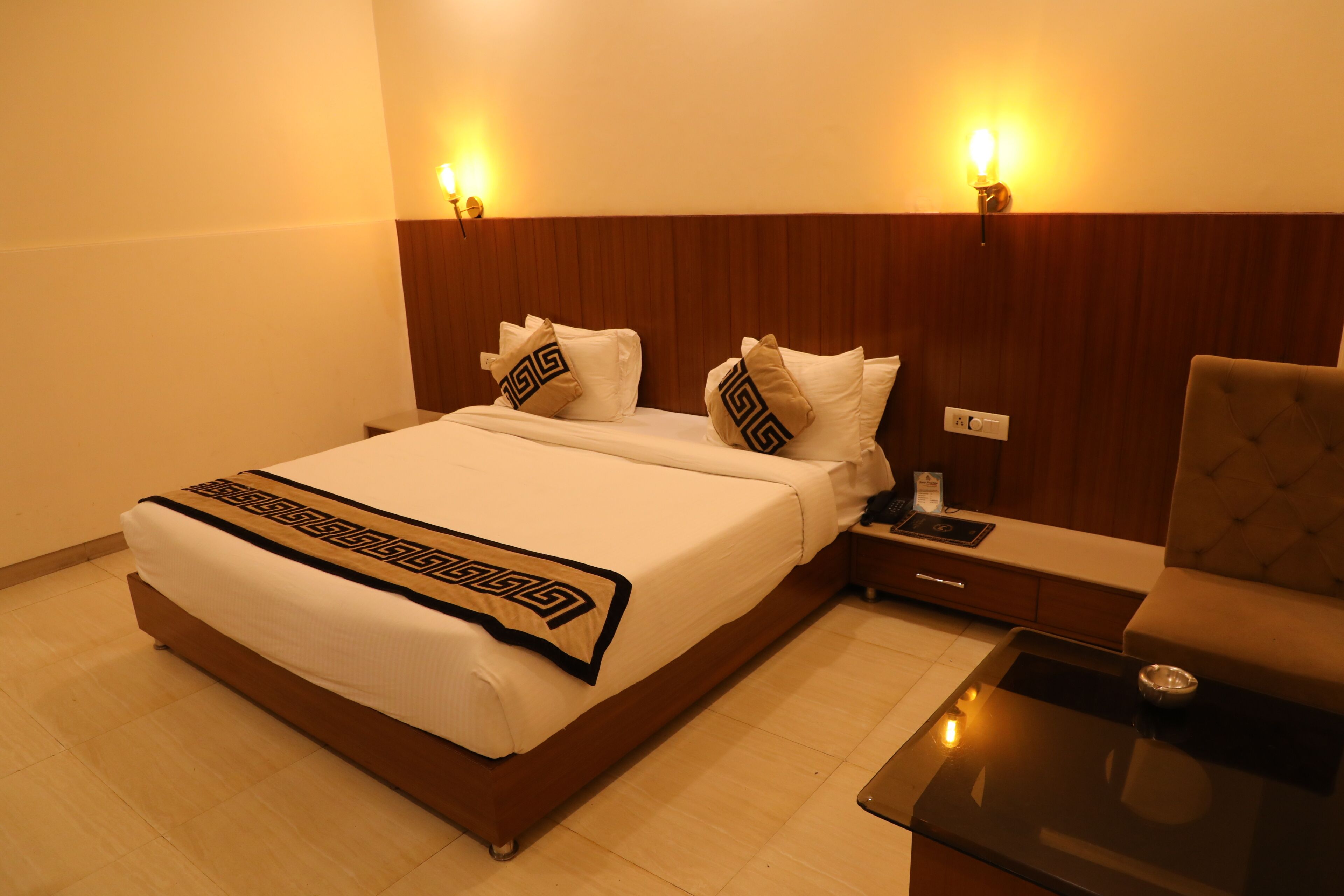 Superior Room, City View | Desk, laptop workspace, free WiFi