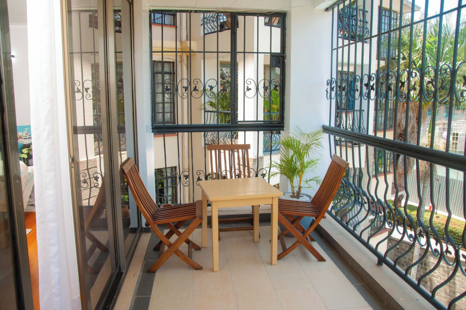 Apartamento luxo | Opções para refeição ao ar livre
