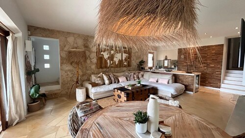 SERENITY POOL VILLA IBIZA