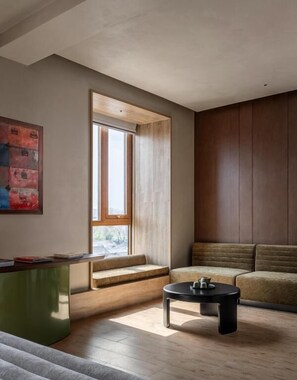 Deluxe Suite, City View | Interior - NOA HOTEL BEIJING LONGFU (Beijing)