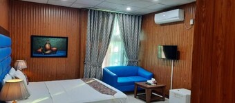 Royal Motel Executive