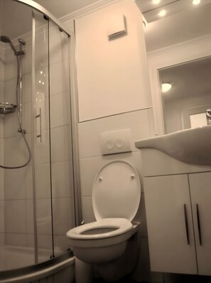 Shower - Pelikan Holiday Apartment near Sylt – Authentic North Frisian Retreat (Klanxbüll)
