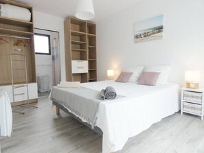 Room - Villa with pool and AC - 10 guests (Vielle-Saint-Girons)