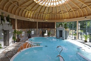 Pool - Holiday Home 'Maison Le Pic Vert' with Mountain View, Private Terrace and Wi-Fi (Salles)
