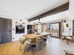 Dining - Central apartment, spa access - 10 guests (Les Gets)
