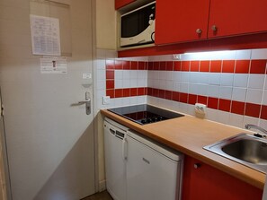 Fridge, microwave, dishwasher, coffee/tea maker - Comfy divisible studio - 4 guests. La Plagne (La Plagne 1800)
