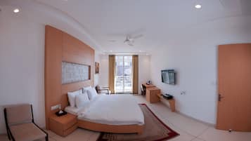 Suite, Balcony | In-room safe, individually furnished, desk, laptop workspace