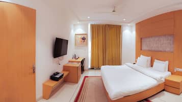 In-room safe, desk, laptop workspace, free WiFi