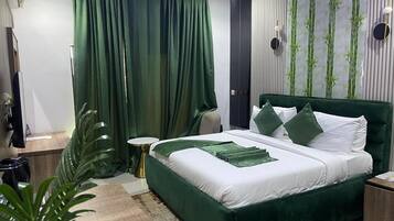 Deluxe Single Room, Balcony, Park View