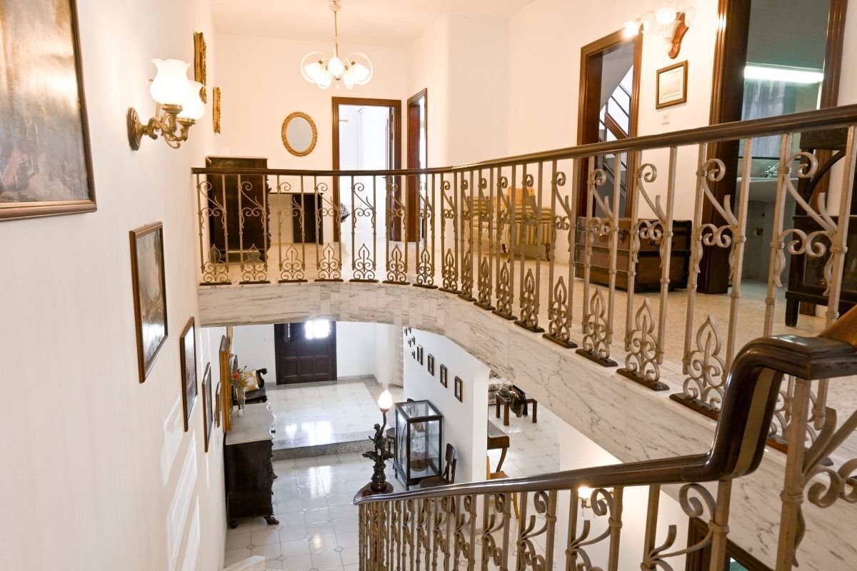Villa, 5 Bedrooms, City View | Interior