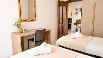 Villa, 5 Schlafzimmer, Stadtblick | Zimmersafe, Schreibtisch, Verdunkelungsvorhänge, kostenloses WLAN