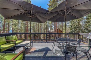 Outdoor dining - Mountain Modern by Tahoe Getaways - Remodeled 3BR w/ Bonus Room & Lake Views! (Tahoe City)