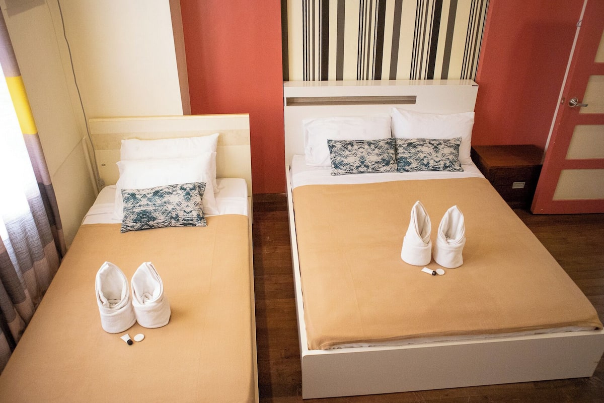 Deluxe Family Room