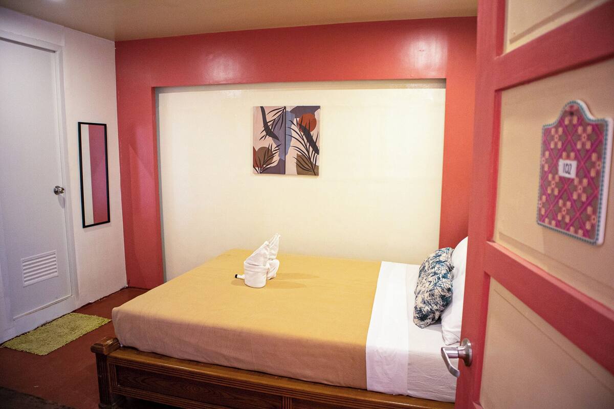 Standard Double Room | Desk, free WiFi, bed sheets
