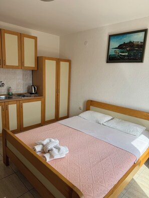 1 bedroom, WiFi, bed sheets - Cozy 1-bedroom apartment in fantastic Budva with AC (Budva)