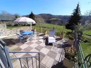 Outdoor dining - Cottage (4/7 people) with Valley View in the Volcanoes Regional Park (Jou-sous-Monjou)