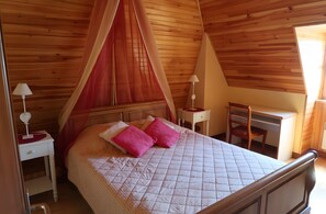 Room - Cottage (4/7 people) with Valley View in the Volcanoes Regional Park (Jou-sous-Monjou)