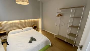 Iron/ironing board, WiFi