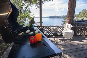 Property grounds - Inertia Inn: Renovated 1929 McCall Lake Cabin with Private Beach and Dock (McCall)