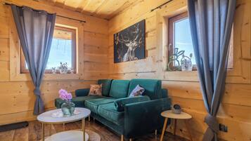 Chalet, Mountain View | Living room