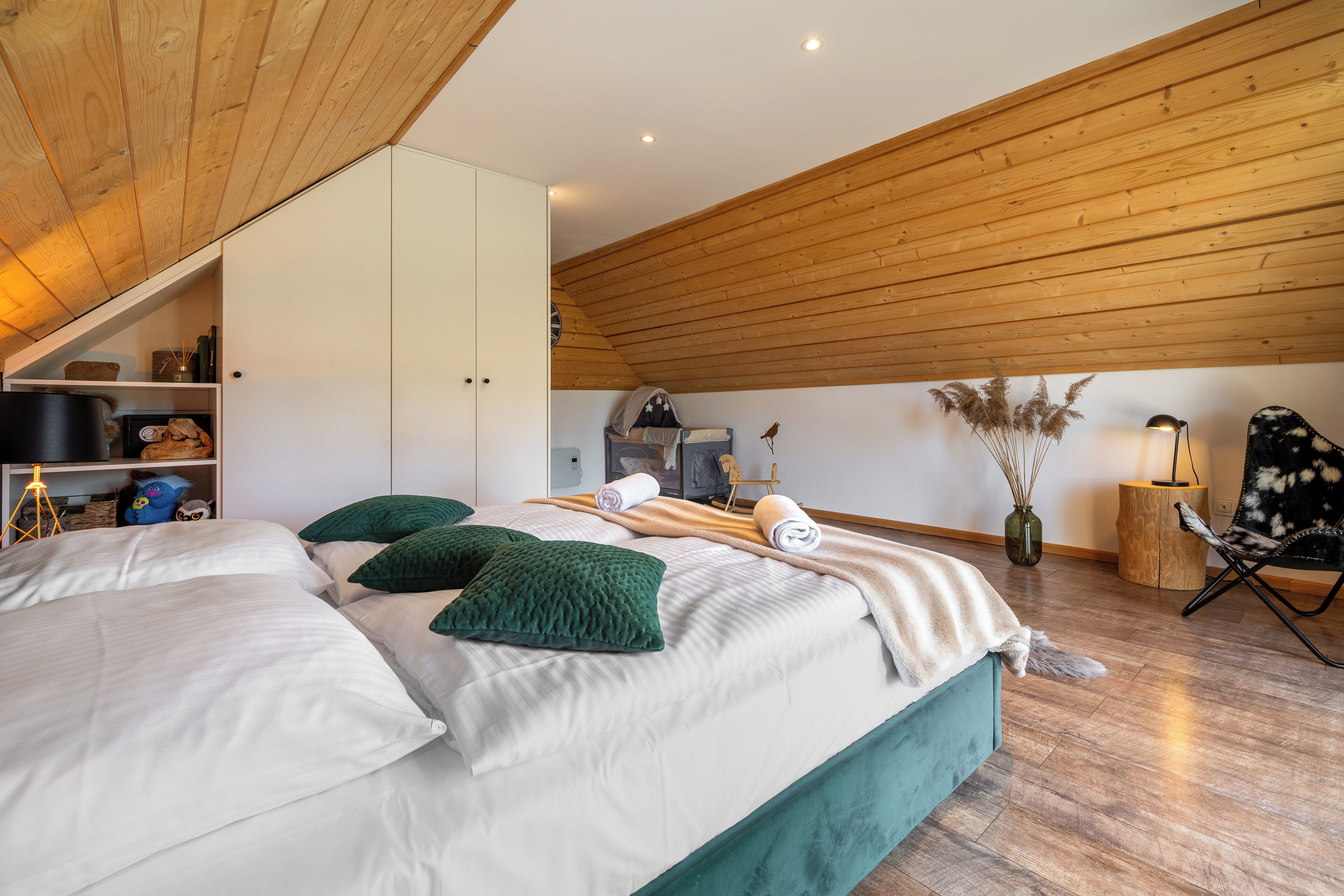 Chalet, Mountain View