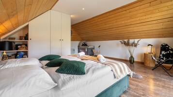 Chalet, Mountain View