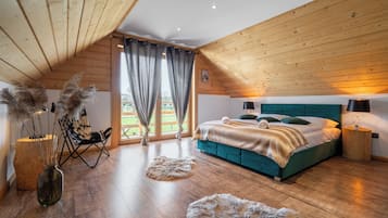 Chalet, Mountain View