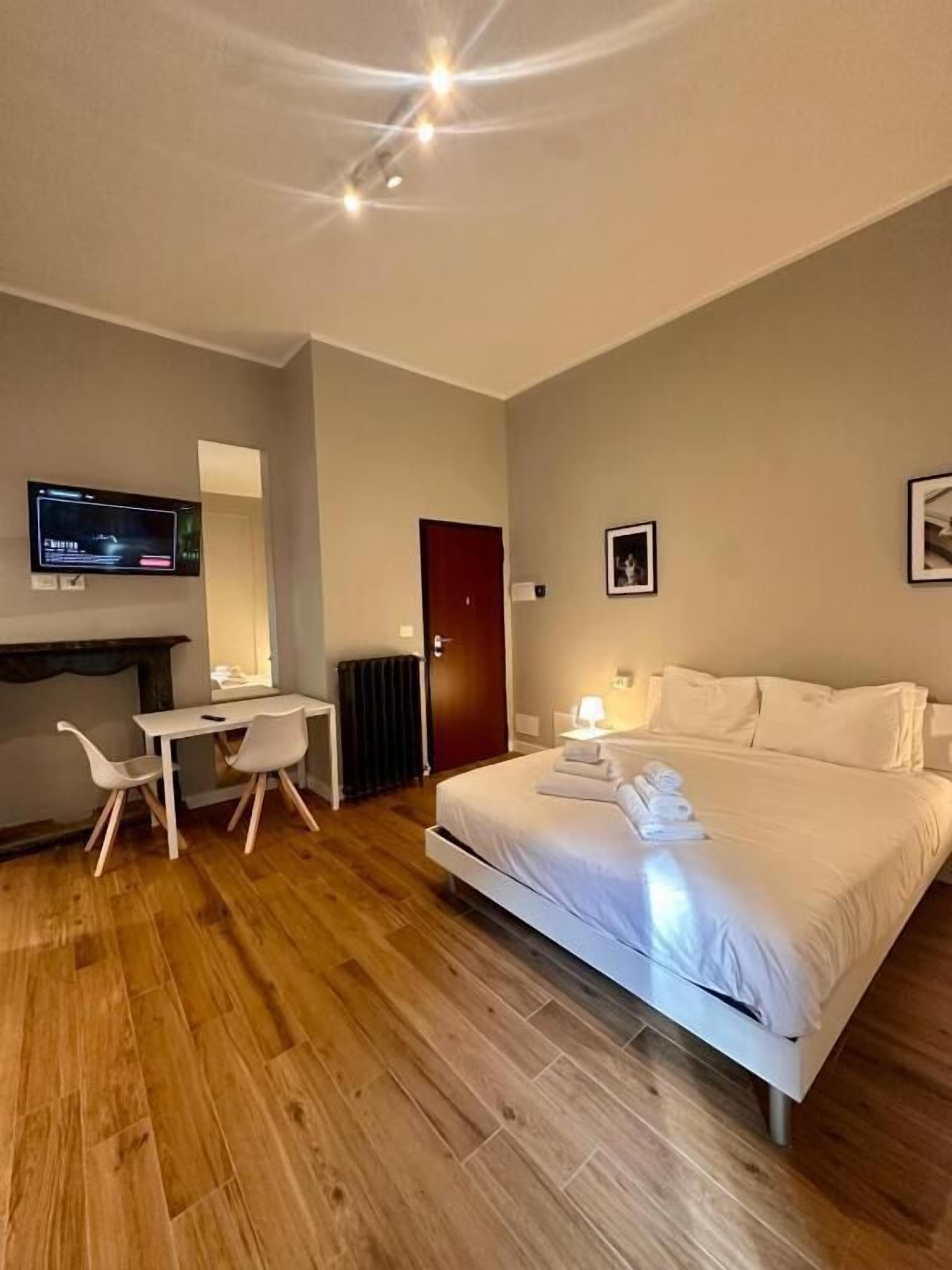 Monolocale comfort, balcone | Tende oscuranti, ferro/asse da stiro, Wi-Fi gratuito