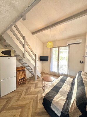 2 Schlafzimmer, Bügeleisen/Bügelbrett, Bettwäsche