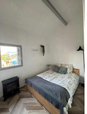 2 Schlafzimmer, Bügeleisen/Bügelbrett, Bettwäsche