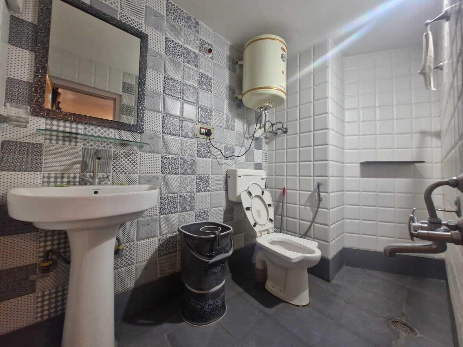 Kamar Comfort | Kamar mandi | Handuk