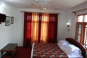 Comfort Room | Free WiFi - Hospitality Home  (Srinagar)