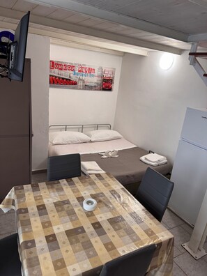 Dining - Universal house cozy studio apartment, near Pompeii Naples Sorrenti Amalfi (Scafati)