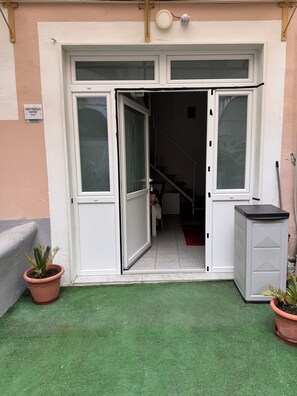 Exterior detail - Universal house cozy studio apartment, near Pompeii Naples Sorrenti Amalfi (Scafati)