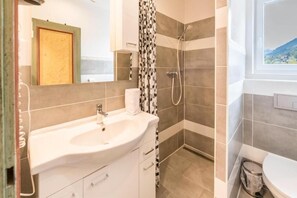 Bathroom - Mentenwirt Pension&Appartements (Sankt Michael im Lungau)