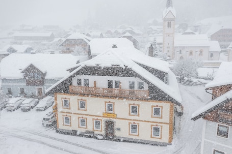 Exterior. Mentenwirt Pension&Appartements