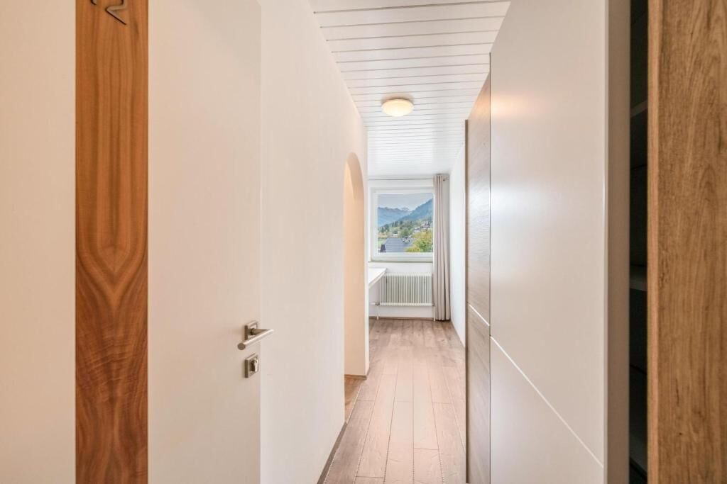 Deluxe Studio Suite, Balcony, Mountain View | Interior