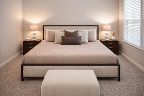 Tabla de planchar con plancha, wifi y ropa de cama 