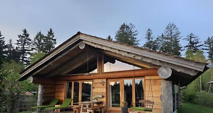 Chalet '4' mit Bergblick, privater Terrasse und WLAN