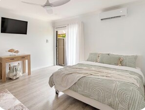1 habitación, tabla de planchar con plancha, wifi y ropa de cama
