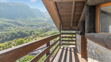 Family House, 2 Bedrooms, Balcony (Private Green Oasis - Terrace) | Balcony